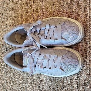 Puma lace lilac sneakers. Size 8.5.